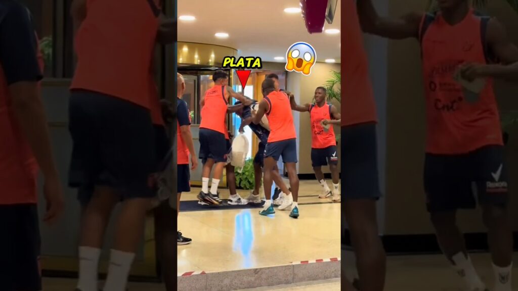 GONZALO PLATA é festejado PELOS JOGADORES da SELEÇÃO EQUATORIANA! #flamengo #mengao #crf #equador