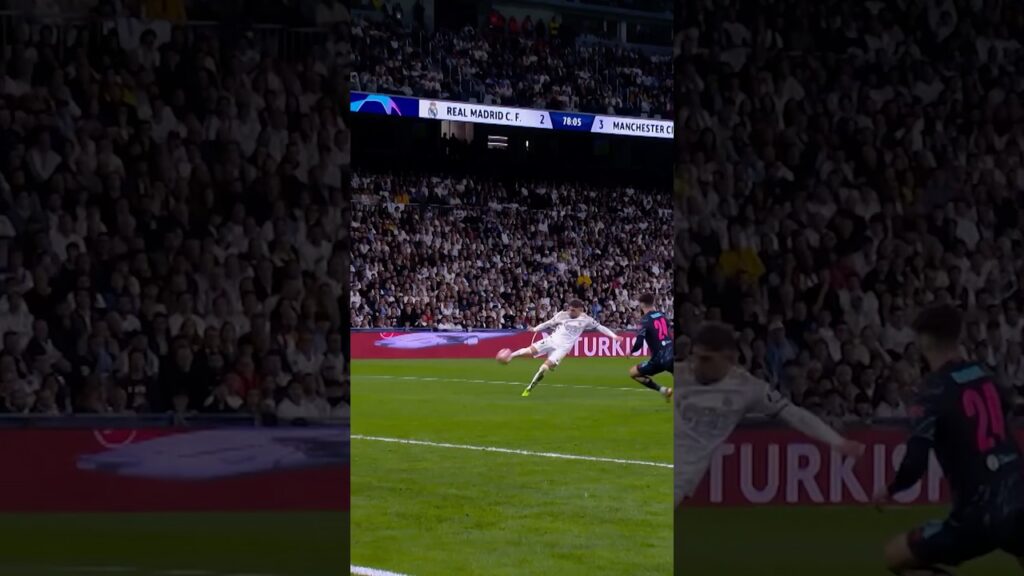 UNREAL Valverde strike 😍