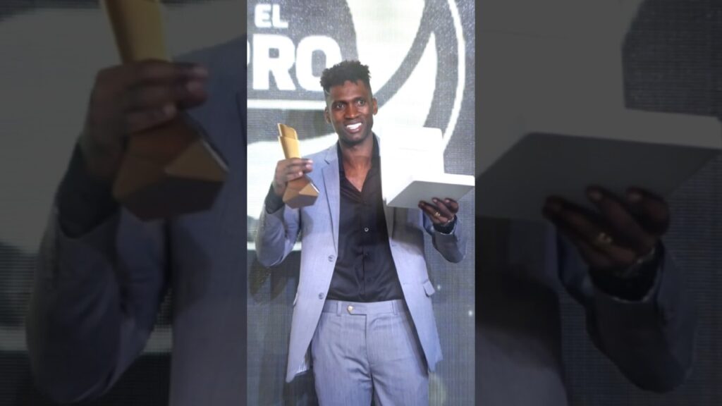 Alexander Domínguez ⚽ el mejor jugador del 2023 ⚽ premio el pro #alexanderdominguez #ldu