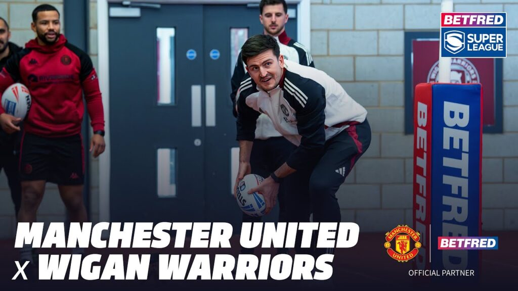 Manchester United x Wigan Warriors | Betfred Super League champions teach United stars rugby league