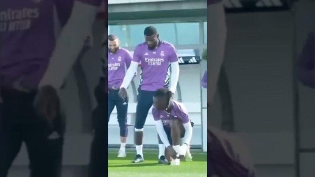 Fußball mit Extra-Show – Antonio Rüdiger in Bestform! 🎭⚽  #football