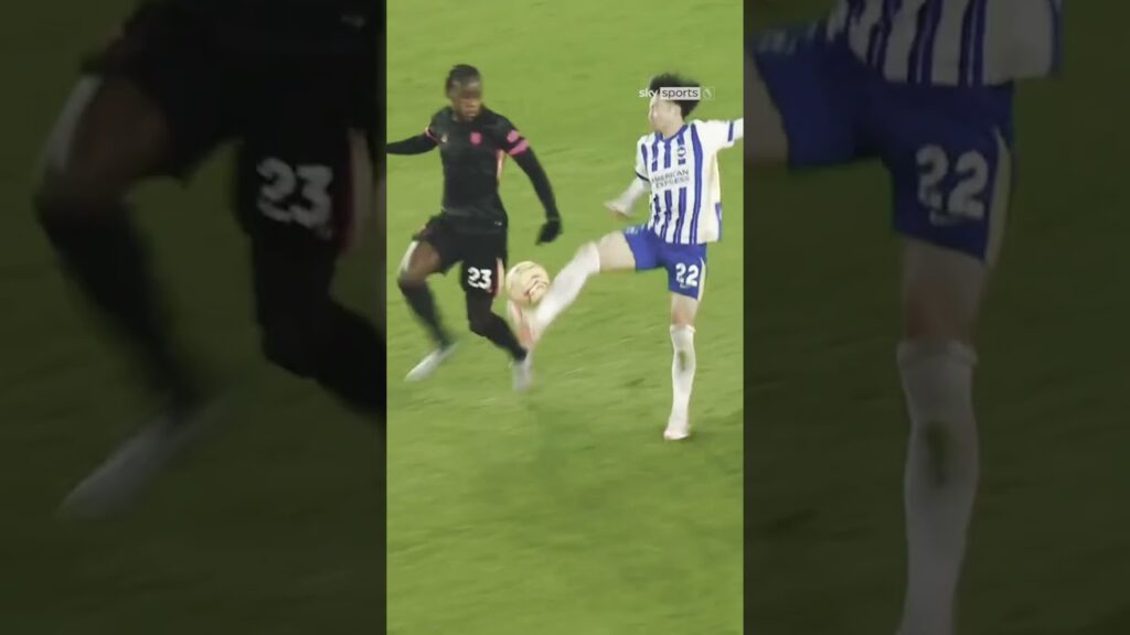 Mitoma's INCREDIBLE first touch and finish 🔥