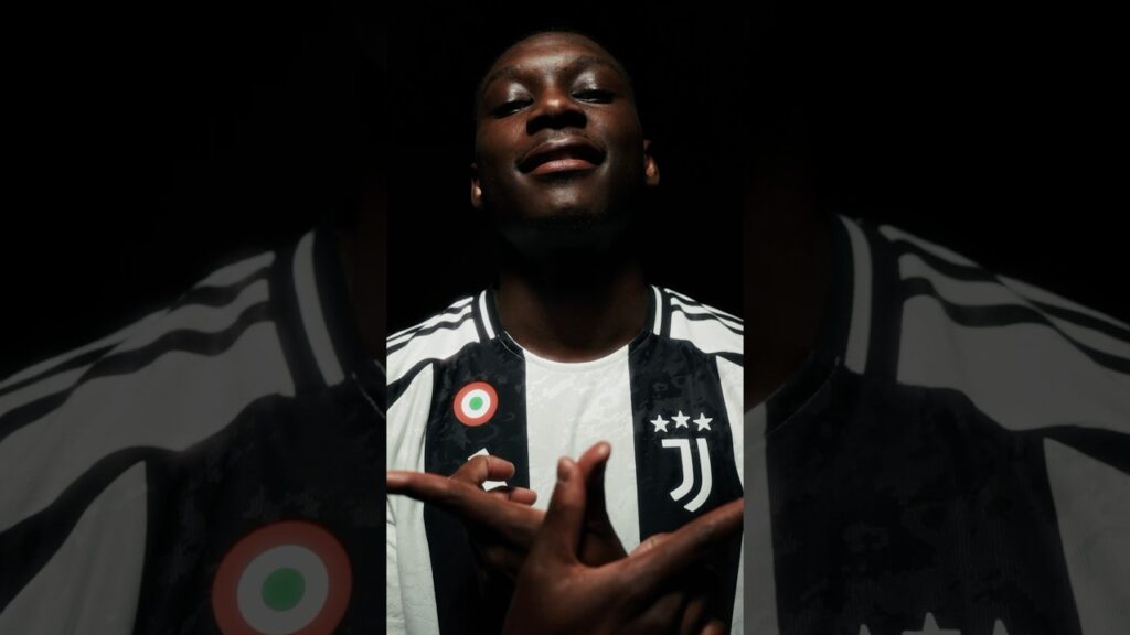 KOLO MUANI is HERE ⚪️⚫️🇫🇷 #juventus #newplayer