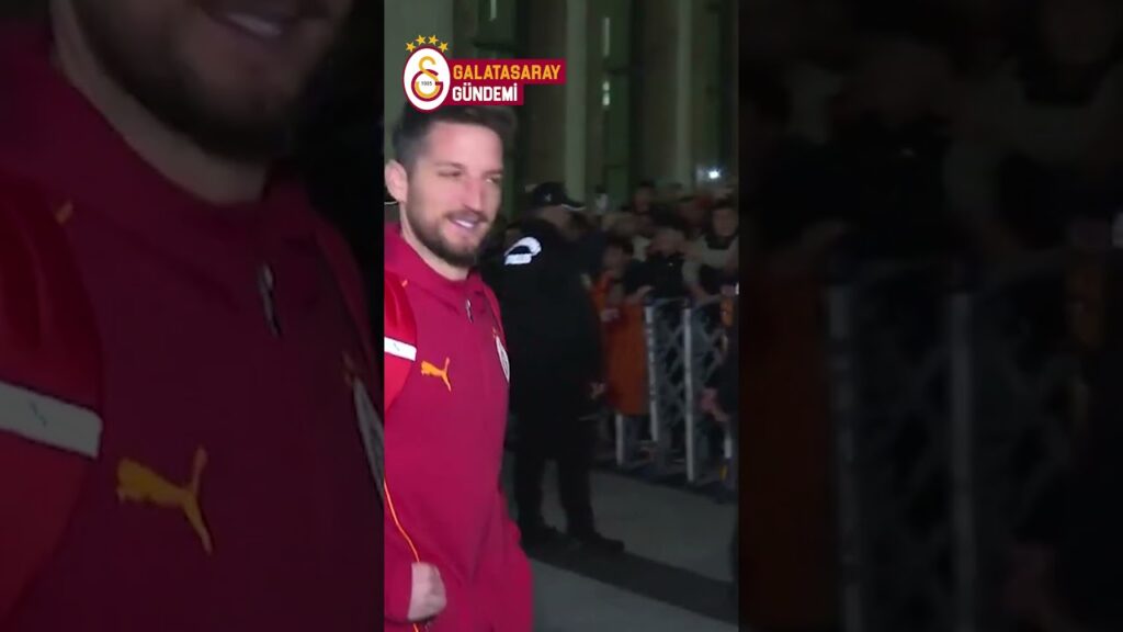 Atmosferle İlgili Soruya Dries Mertens: "Çok Güzel..." #shorts #mertens