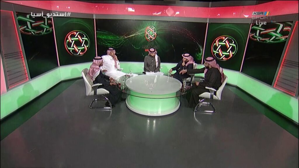 صالح الداوود - هتان باهبري لا يشارك مع الشباب بسبب إداري وعلى النادي أن يستغله #أستديو_آسيا