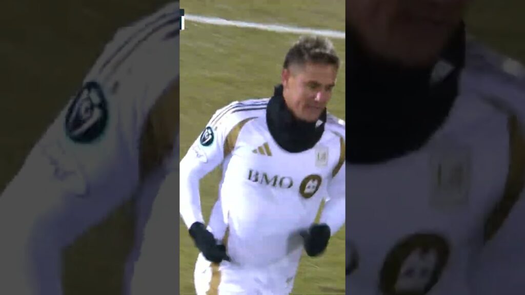 Aaron Long punches a header in and pulls one back for LAFC! 🔥