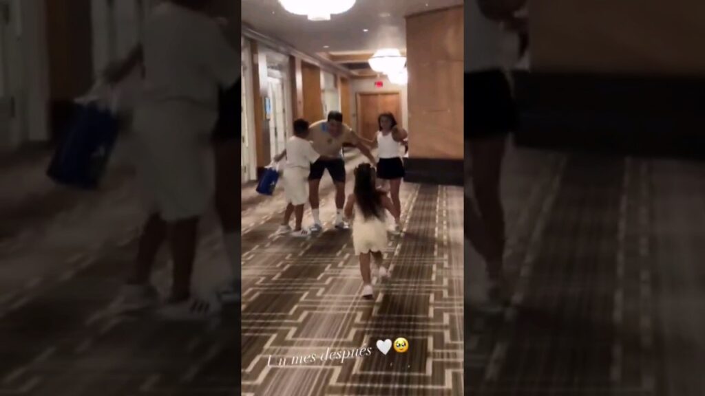 🥰 MOMENTO TIERNO DEL HUEVO ACUÑA QUE RECIBIÓ A SUS HIJOS EN LA CONCENTRACIÓN