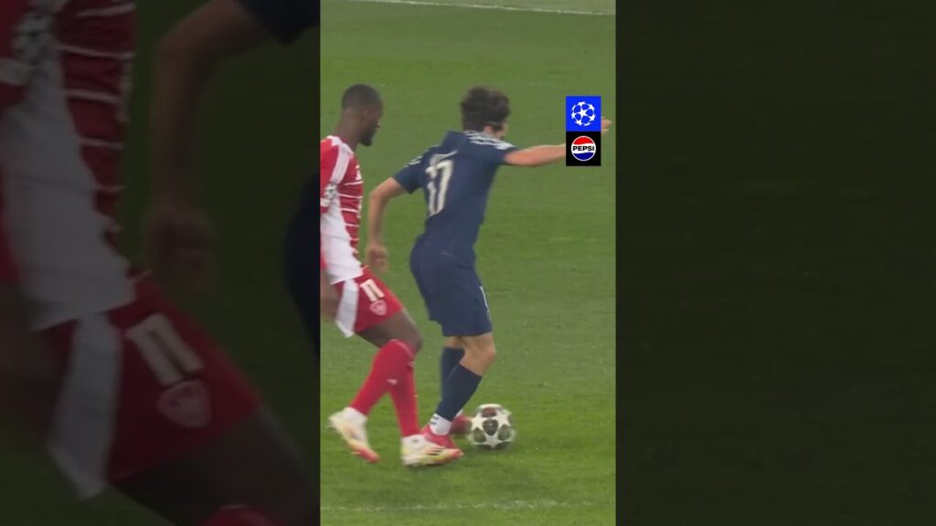 Skills on show: knockout play-offs 🔥#uclshowtime @Pepsi