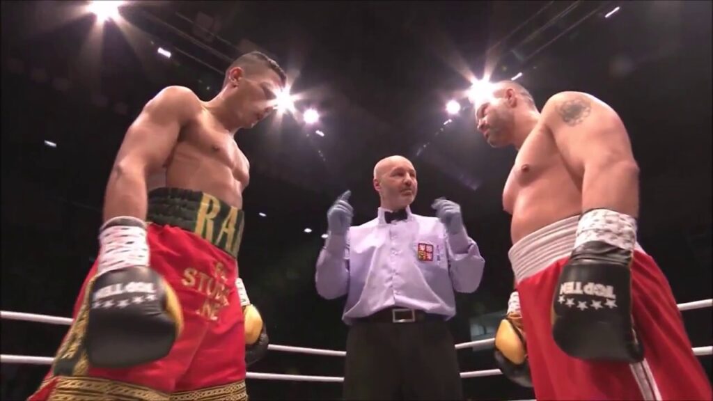 واخيرا فيديو محمد الربيعي في اول مباراة احترافية