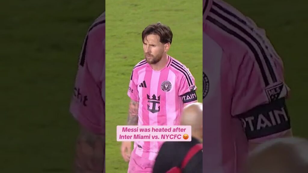 Messi received a yellow card after he had words with the ref at the end of Miami’s game vs. NYCFC 🟨