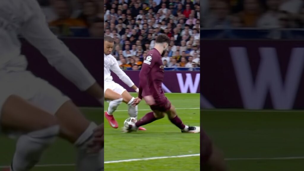 The nutmeg 😍 the sit down 😳 the finish 😎