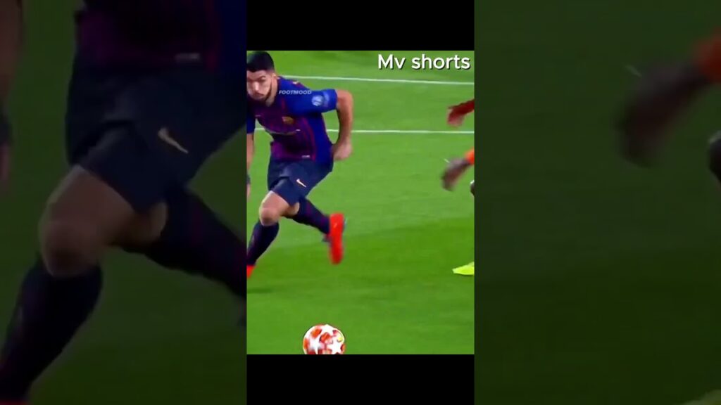 suarez and lionel messi tactical player in the world #football