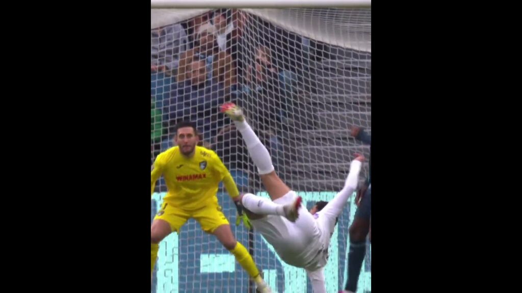 Bicycle goal by Zakaria Aboukhlal 🇲🇦🔥 #football #Ligue1 #Ligue1McDonalds #transition #TFC #Maroc