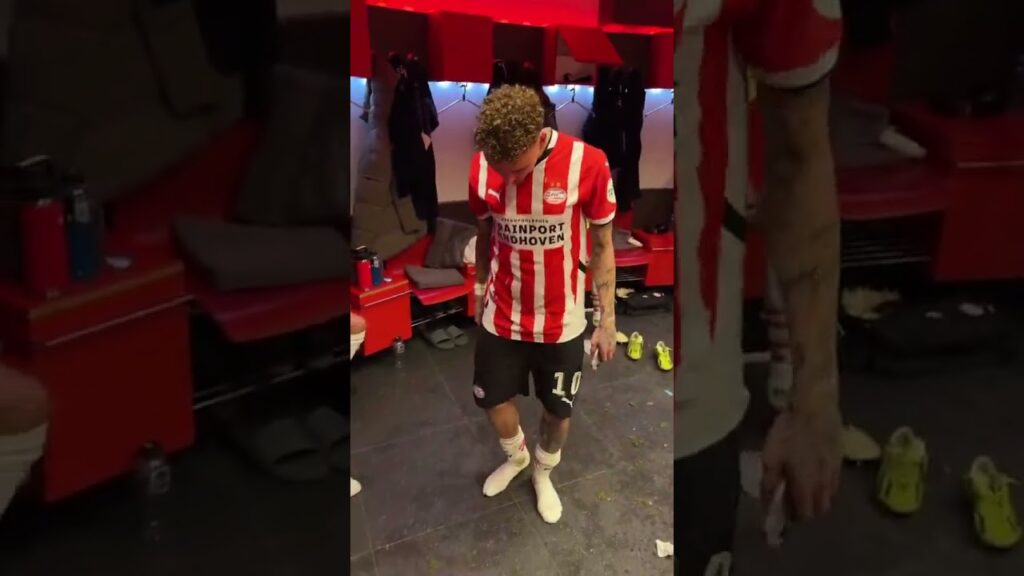 Noa Lang Smooth dance moves 🐦‍🔥😱 #football