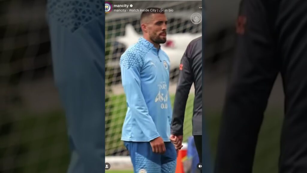 MATEO KOVACIC 🇭🇷 recibe las primeras órdenes de PEP GUARDIOLA 👨🏻‍🏫 en el MANCHESTER CITY 🩵