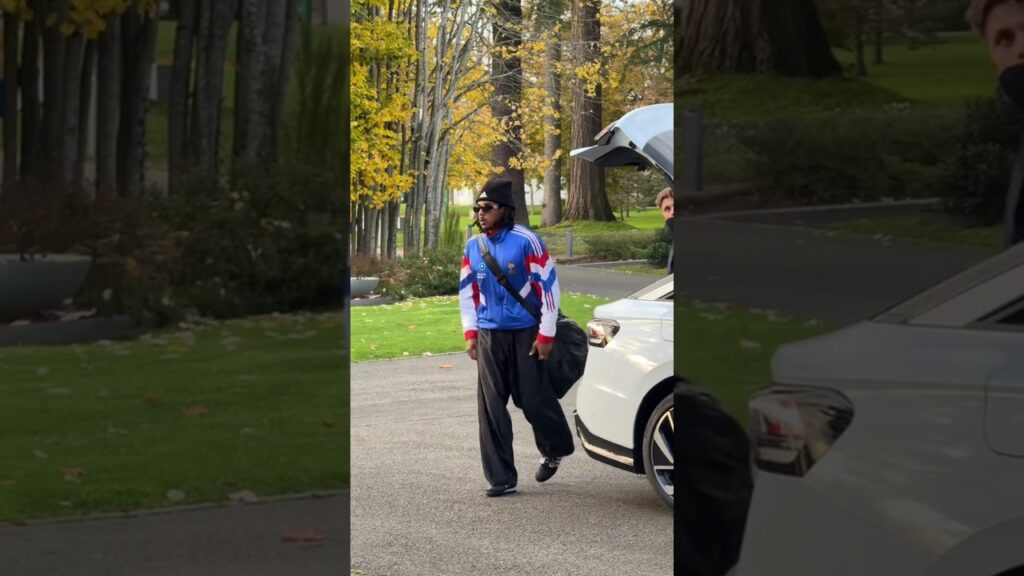 Jules Koundé dans une tenue simple à Clairefontaine (Barça, équipe de France) #football #shorts