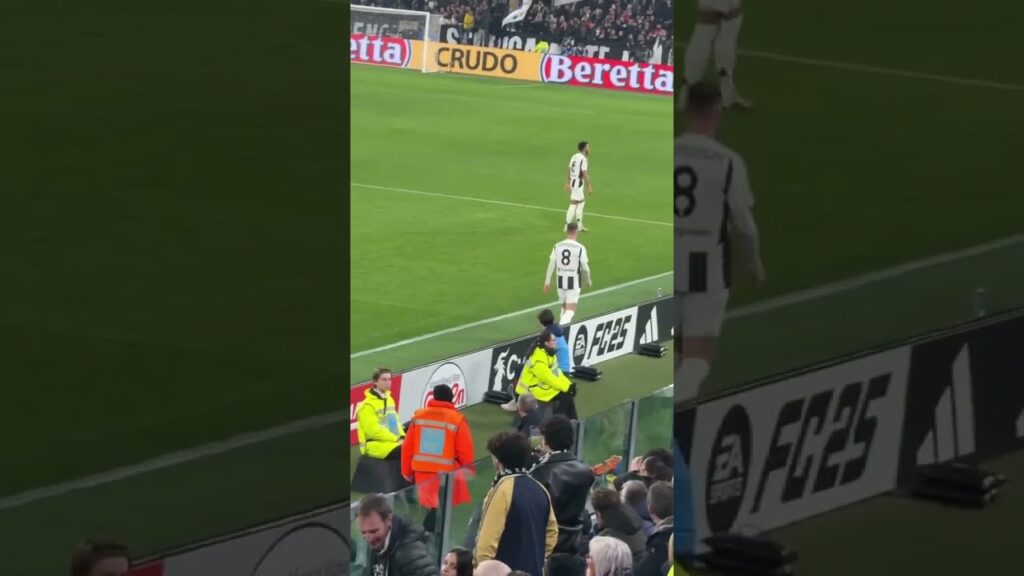 Marea di fischi per Koopmeiners 🤍🖤