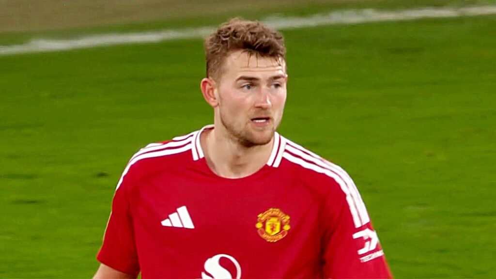 De Ligt Gives Everything vs Fulham (02/03/25)