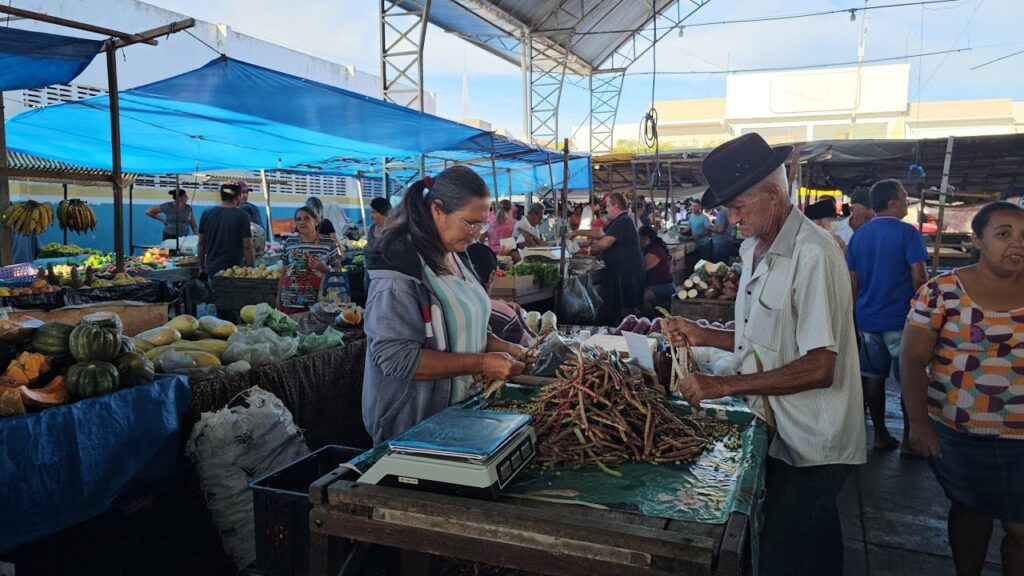 Feira livre de São José do Egito PE em 01-03-25