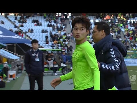 [K리그] 경고 누적 퇴장 판정에 화가난 김진수