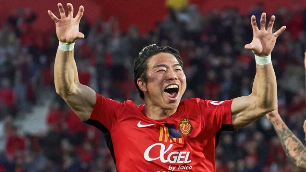 浅野拓磨が待望の移籍後初ゴール！強烈ボレーで圧巻のゴラッソ＆MVPに選出！【3月3日】