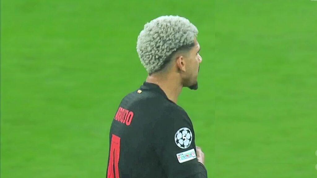 Ronald Araújo 2025 🤯 Insane Defending