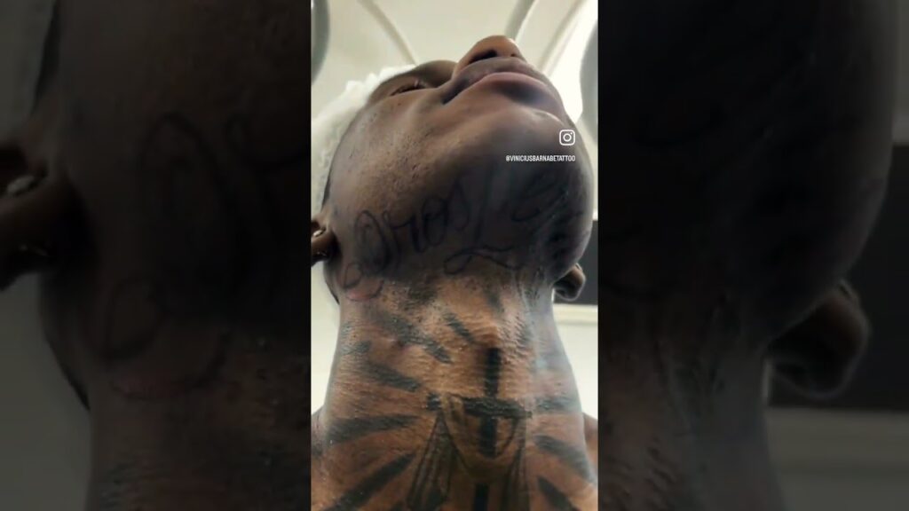 ¡Robert Arboleda 🇪🇨  y su amor por los  tatuajes!