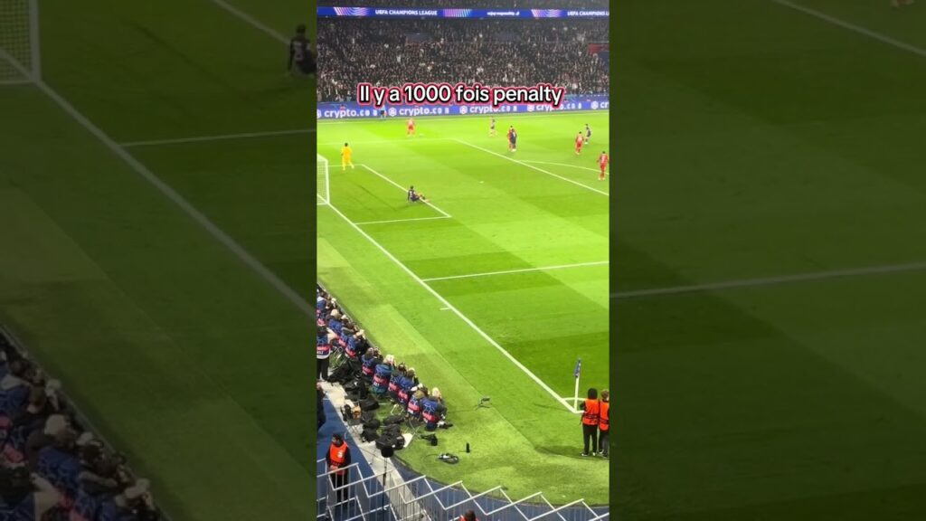 PSG fans say that this action of Konate is a penalty what do you think 🤔 #liverpool