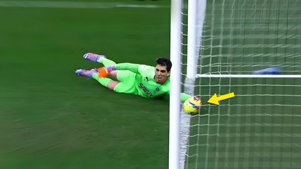 أجمل "30" تصدي إعجازي لـ العملاق ياسين بونو مع الهلال 2025| جنون المعلقين FHD🔥