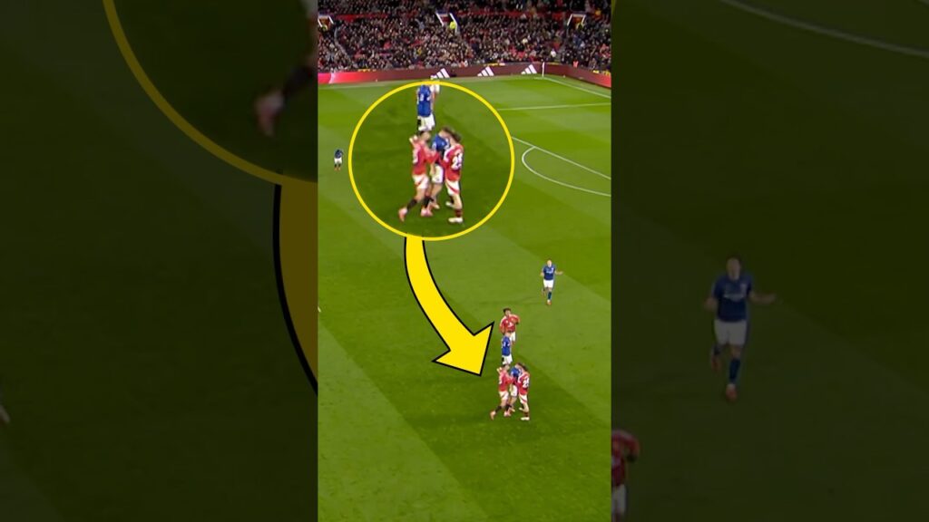 Mazraoui FIGHTS For The Team ❤️