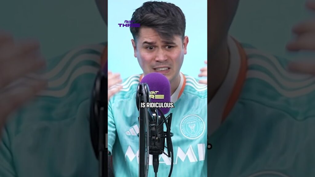 IS THIAGO SILVA BRAZIL'S BEST DEFENDER EVER 🇧🇷 😳 #shorts #football #soccer