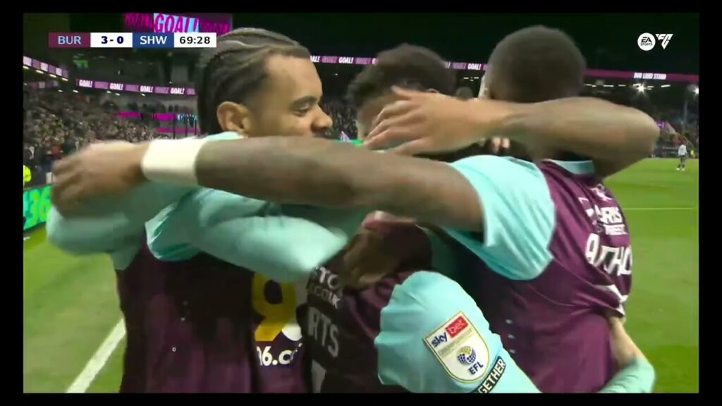 Connor Roberts makes it 3 for Burnley against Sheffield Wednesday