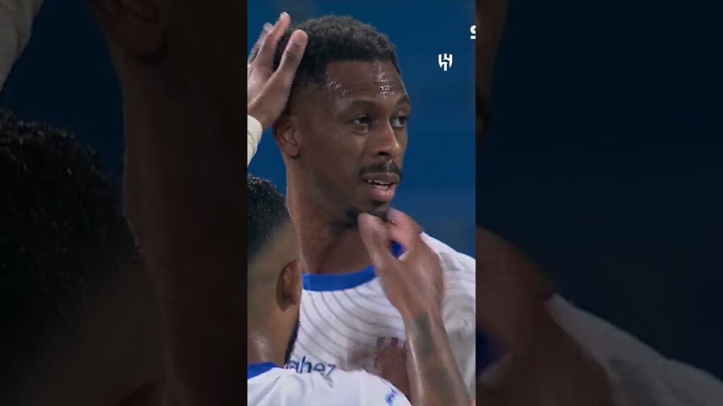 Up he goes, in it goes 💪⚽️