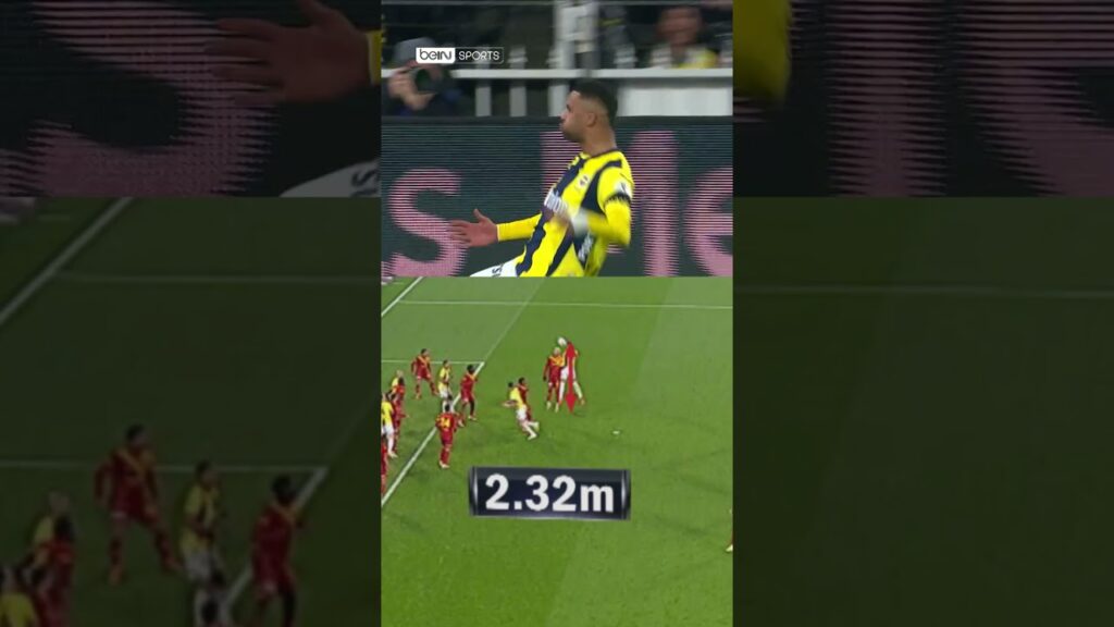 🔝 Youssef En-Nesyri, çok yüksekte!📏 2.32m #shorts #fenerbahçe