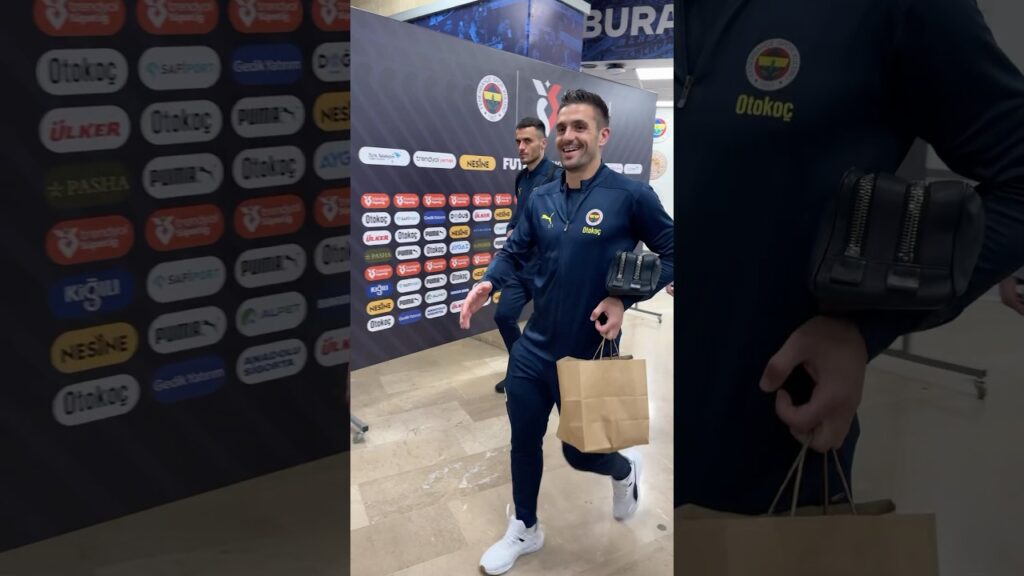 Dusan Tadic ve Kostic stadyumdan birlikte ayrıldı #fenerbahçe