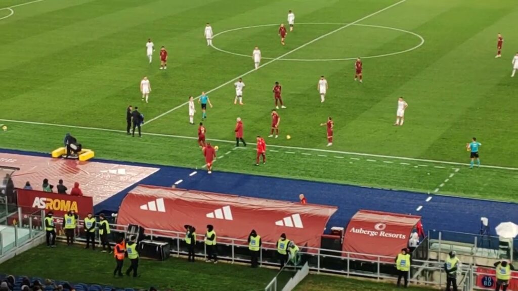7/12/24 Roma Lecce: Celik non ce la fa, entra Abdulhamid applaudito dallo stadio Olimpico