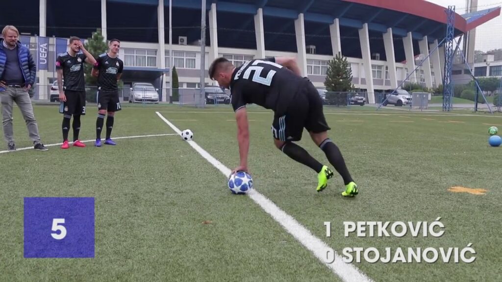 כדורגל אחרי כמה סיסובים - Bruno Petković vs  Petar Stojanović