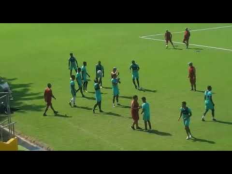 Arreaga entrena con BSC y se habla de una transferencia a la MLS