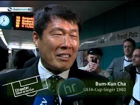 Eintracht Legenden Yeboah und Bum Kun Cha zu Besuch in Frankfurt