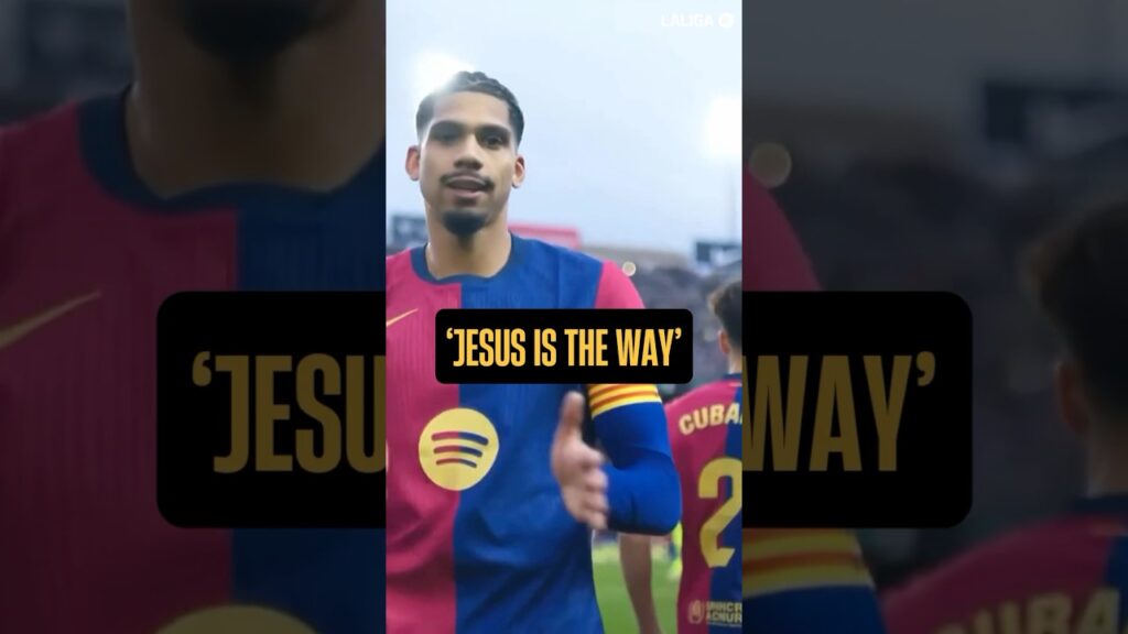 After scoring for Barcelona, Ronald Araújo used his goal celebration to point to Jesus. 🙌