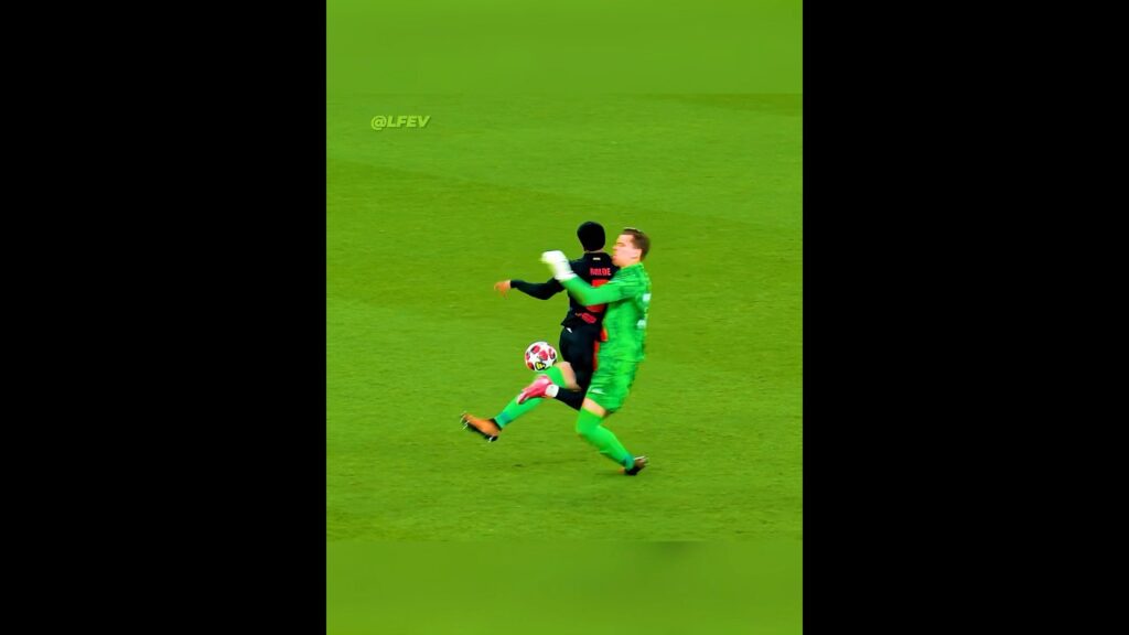 When Szczesny Gets Bored 🥱