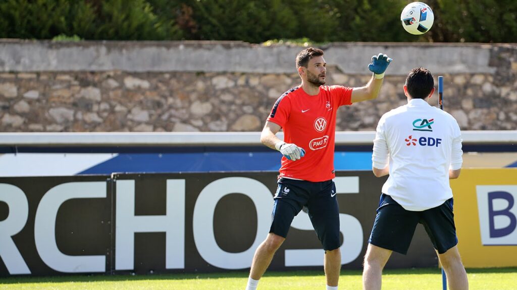 Hugo Lloris à l'échauffement