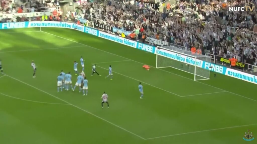 Kieran Trippier’s EPIC free kick vs Manchester City 🤩
