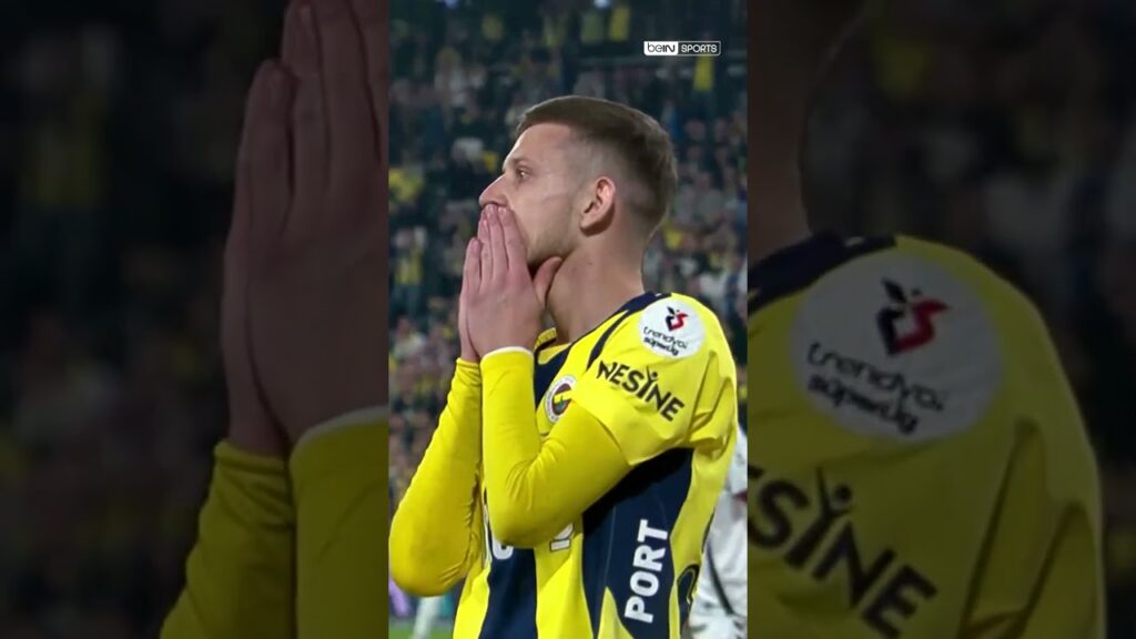 👀 Sebastian Szymanski'nin Kafa Vuruşu Direğe Takılıyor #shorts #fenerbahçe