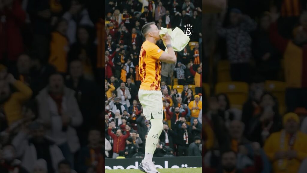 🎥 Şanlı Galatasaray formasıyla, lig tarihinin en fazla maça çıkan oyuncusu: Fernando Muslera! 💛❤️
