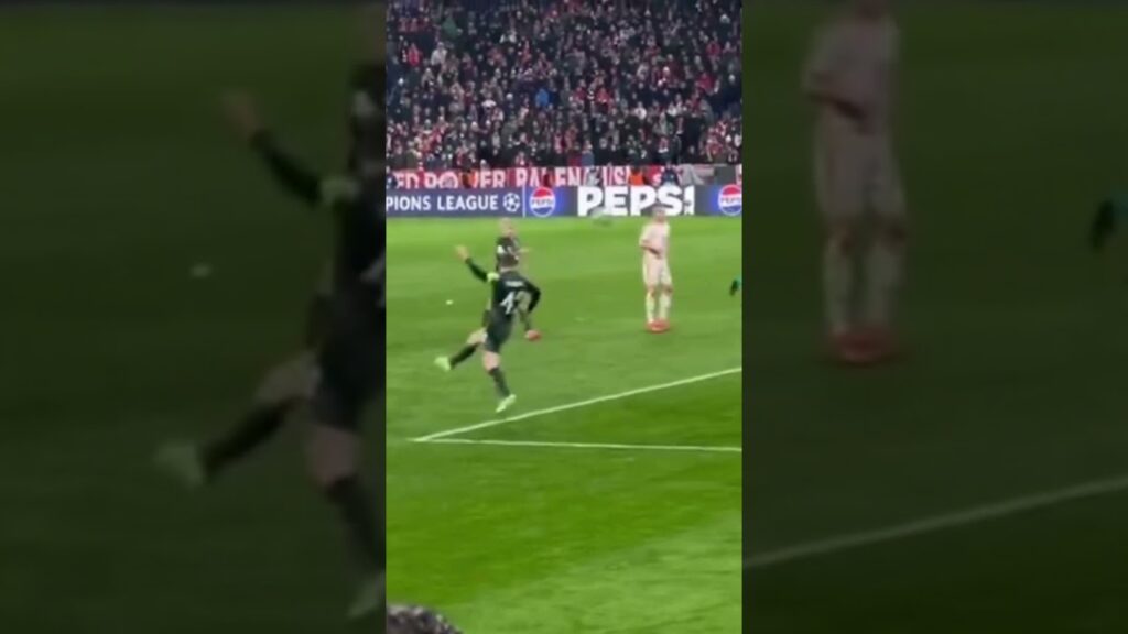 Alphonso Davies Last minutes goal vs celtic #fcbayern #davies #celtic #championsleague #football