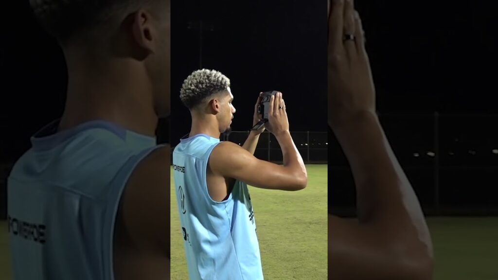 😎 Ronald Araujo en modo CM #ElEquipoQueNosUne #Uruguay