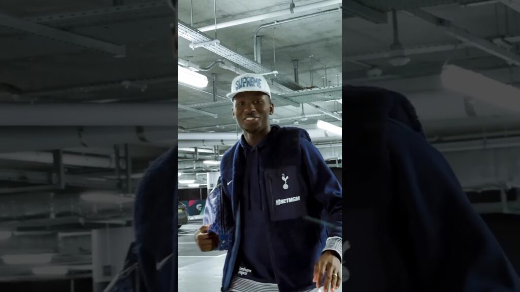 😍🇸🇳 Pape Matar Sarr arrive au stade pour le match entre Tottenham et Man City #football #shorts