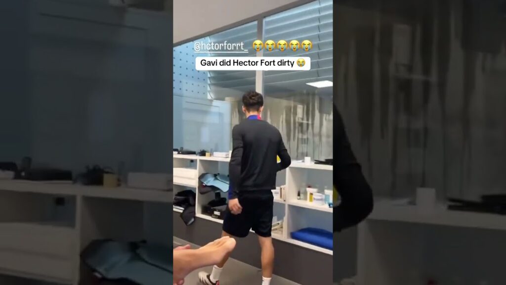 Gavi making fun of Hector Fort’s hair 😂 (via pablogavi/IG)