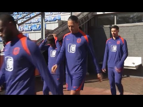 Virgil Van Dijk, De Jong, Depay train for Netherlands QF Nations League v Spain | Soccer | WSS